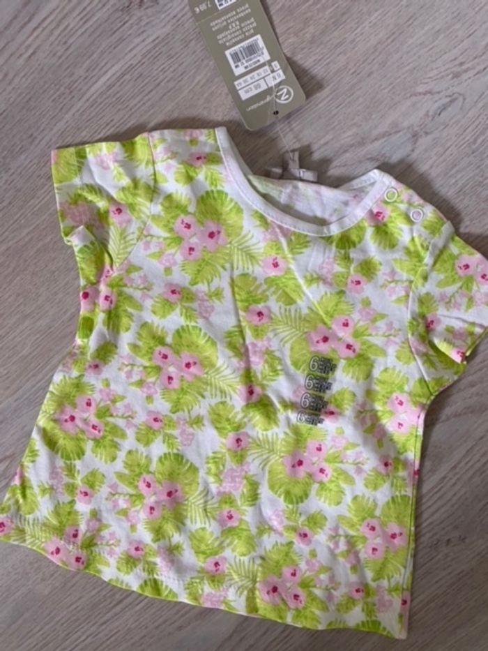 Tee shirt grain de blé taille 6 mois Fleurs Neuf