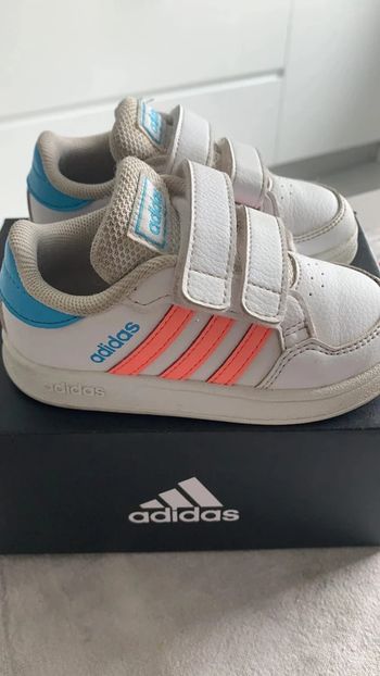 Basket adidas fille - taille 22