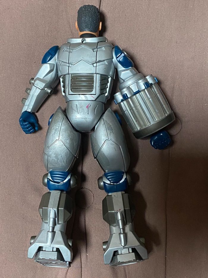 Action man avec armure - photo numéro 3