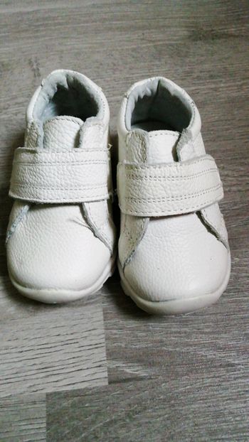 Chaussures garçon 19 très bon état