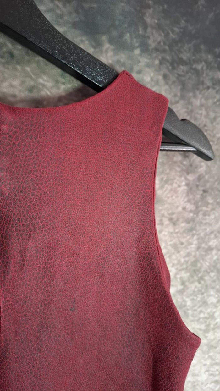 Robe douce bordeaux effet peau reptile - photo numéro 11