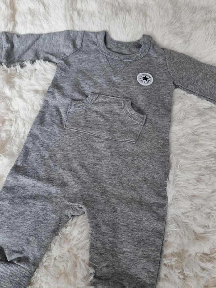 Combinaison Converse 3 mois - photo numéro 2