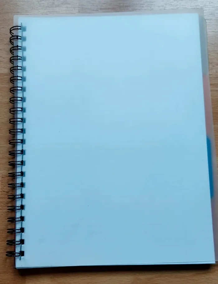 Cahier à spirales ligné et intercalaires