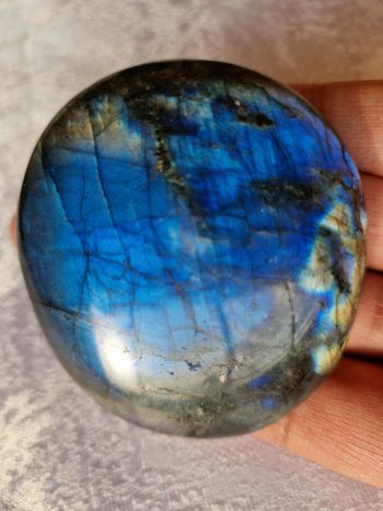 La bradorite de Madagascar neuf 110g neuve