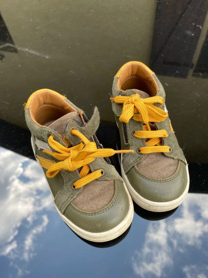 Chaussures enfants taille 23