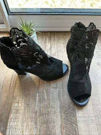 - Chaussures  - Pointure 36 - Neuf sans étiquette