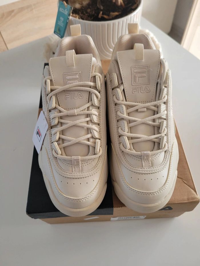 Baskets Fila neuve - photo numéro 2