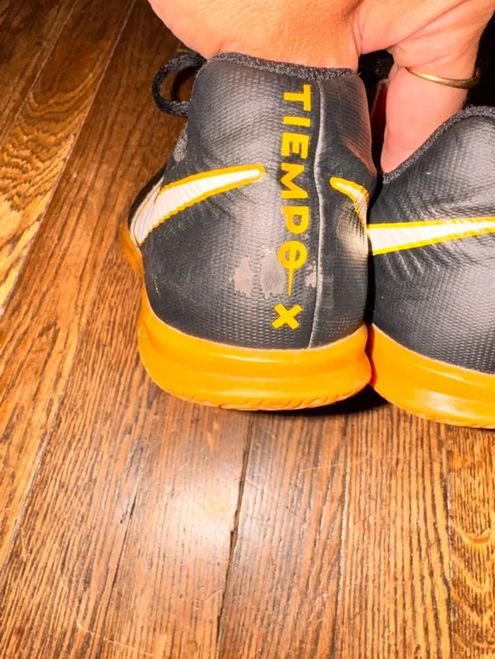 Baskets futsal Nike Taille 33 - photo numéro 4