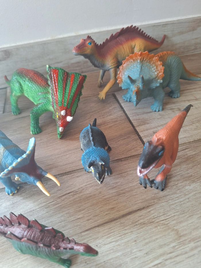 Lot  dinosaures - photo numéro 3