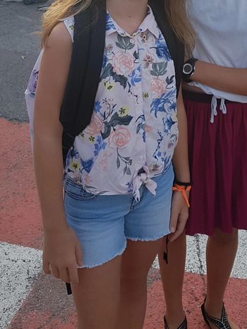 Chemisier débardeur noué au nombril 10 ans