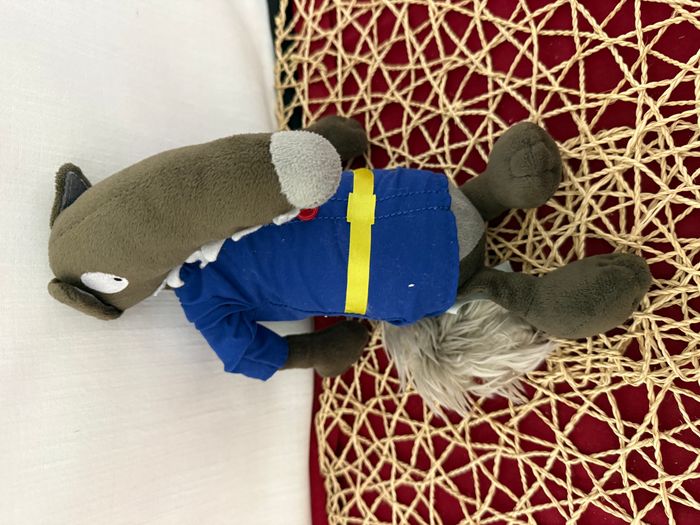 Peluche petit loup roi