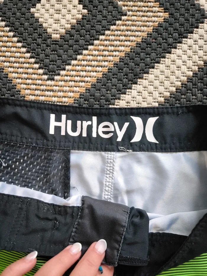 Short Hurley rayé vert et noir – Taille M - photo numéro 2