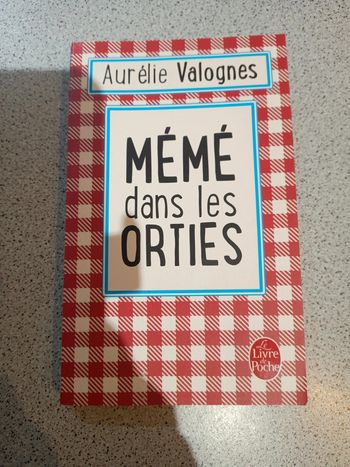 Aurélie Valognes mémé dans les orties