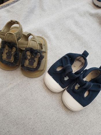 2 paires chaussures bébé été 6-9 mois