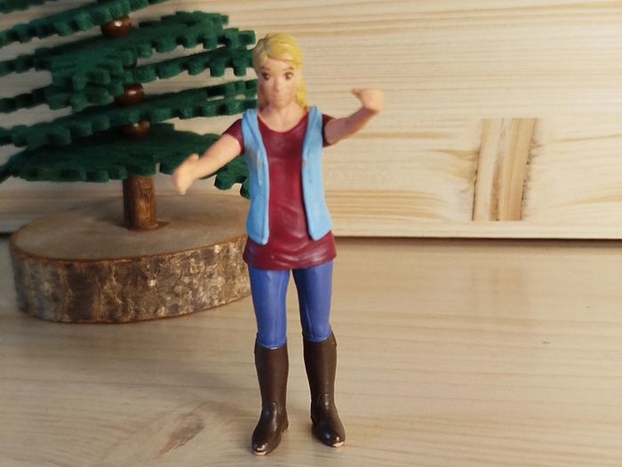 Schleich personnage Femme et son chien bouledogue français Figurine Animal domestique - photo numéro 3