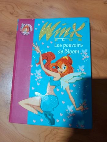 Livre la bibliothèque rose Winx Club Les pouvoirs de Bloom en état Satisfaisant