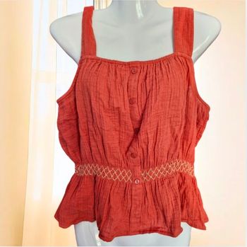 Magnifique top péplum fil doré 