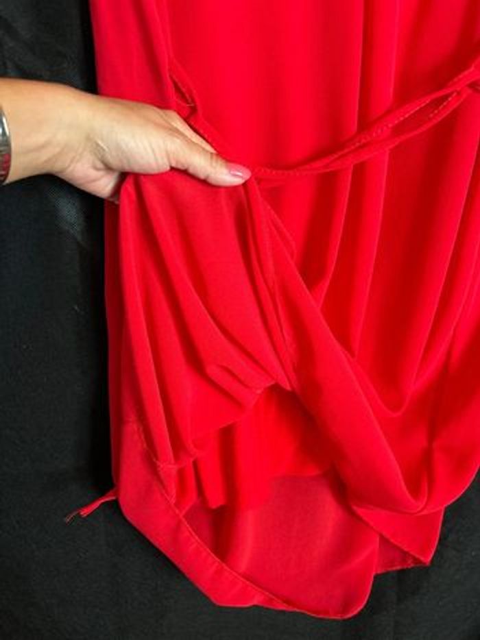Jolie robe rouge taille M - photo numéro 3