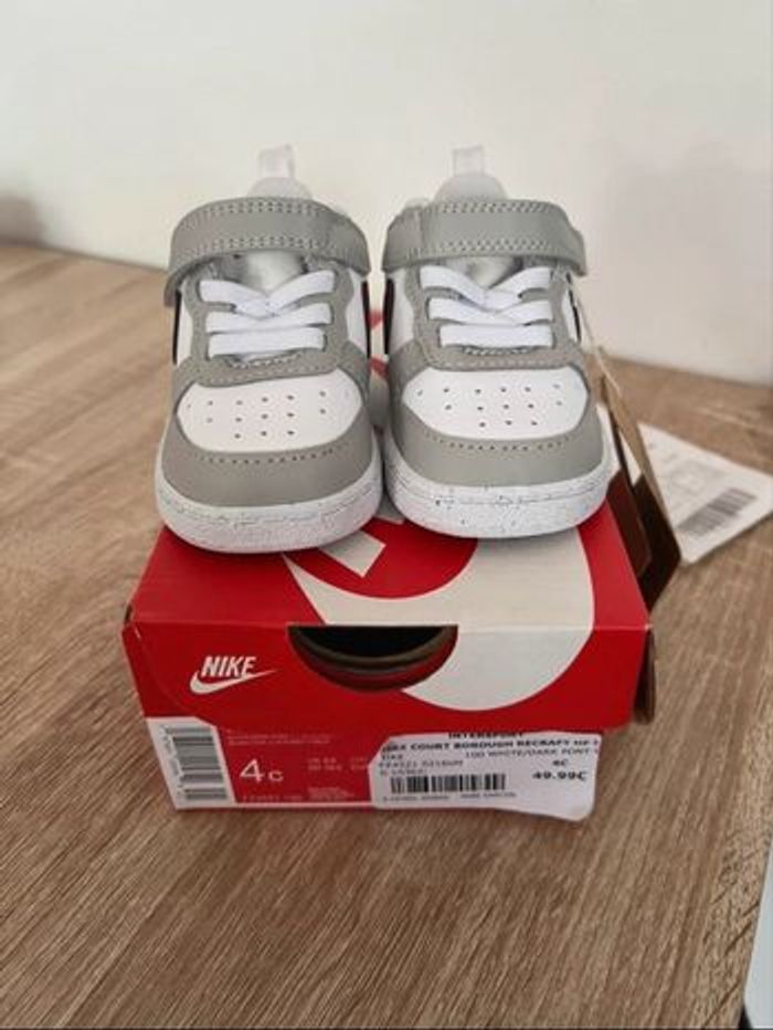 Nike baskets bébé taille 19,5 / 10 cm - neuves avec boîte - photo numéro 5