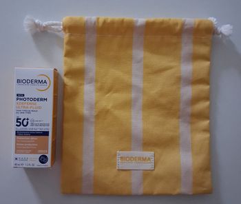 Crème solaire Bioderma 50 + avec la pochette en tissu