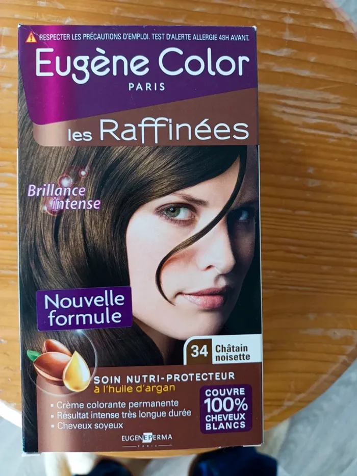 Eugène color châtain noisette
Brillance