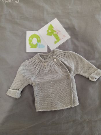 Gilet gris _ naissance / 1 mois