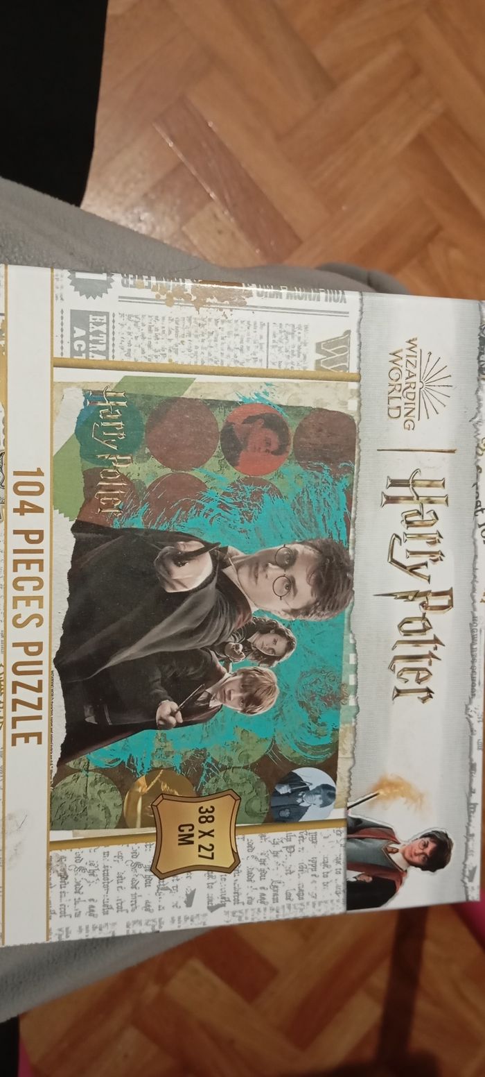 Pantalon neuf valeur 18 euros je les vends 10 euros le pantalon puzzle harry Potter jamais utilisé 5 euros le jeu la course a l héritage neuf jamais ouvert 20 euros - photo numéro 7