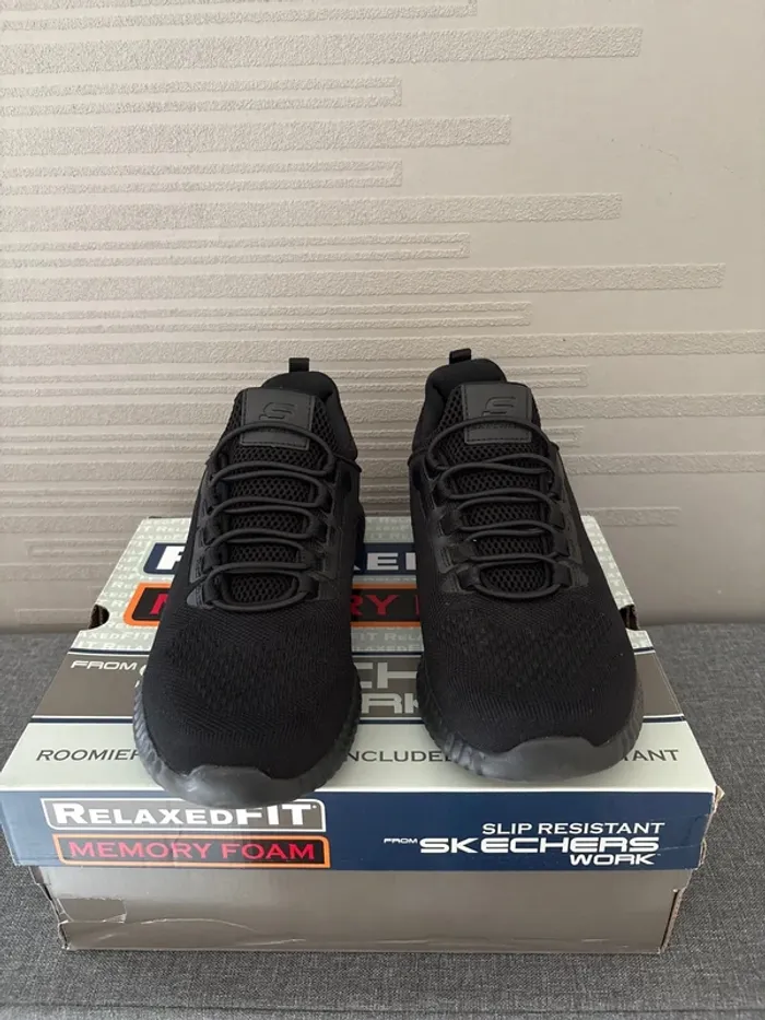 Chaussures Skechers Work – neuves, portées une seule fois