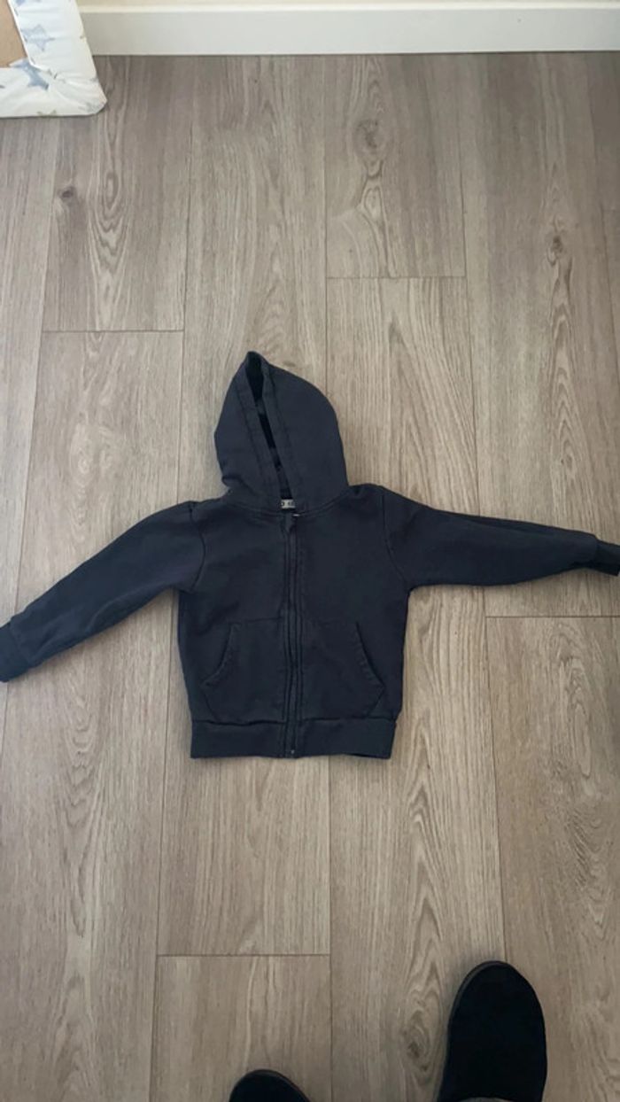 Gilet zippé à capuche 4 ans