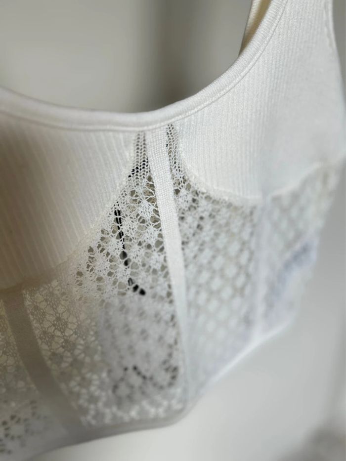 Top en dentelle - photo numéro 2