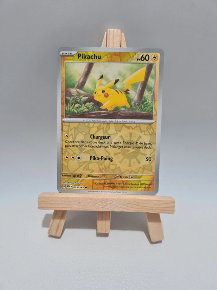 Carte Pikachu 025/165 Reverse