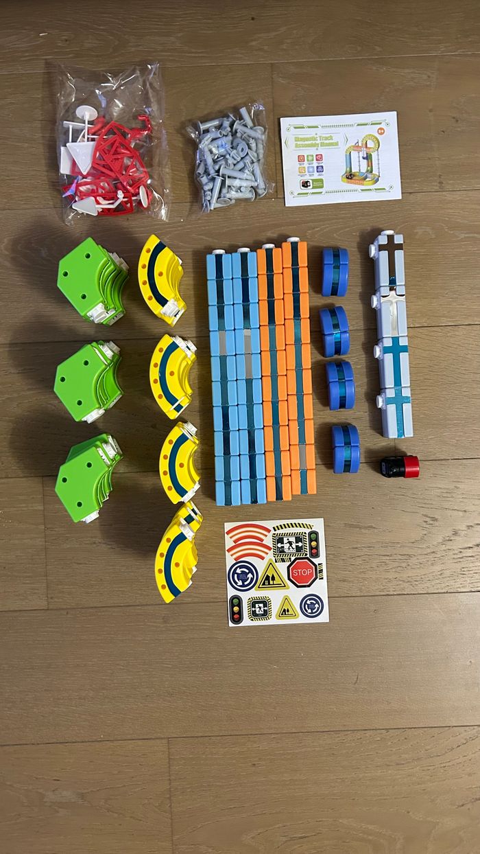 Kit de train électrique magnétique flexible Clickrail 81 pièces - photo numéro 4