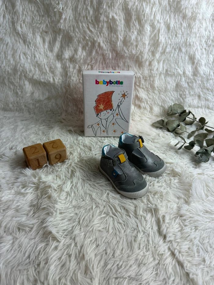 Paire de chaussures bébé Babybotte taille 19