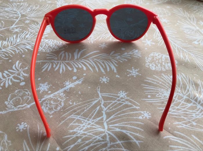 Bob reversible + lunettes de soleil - photo numéro 9