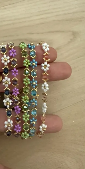 Bracelet perles fleurs Marguerites