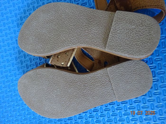 Sandales marrons T 29 - photo numéro 3
