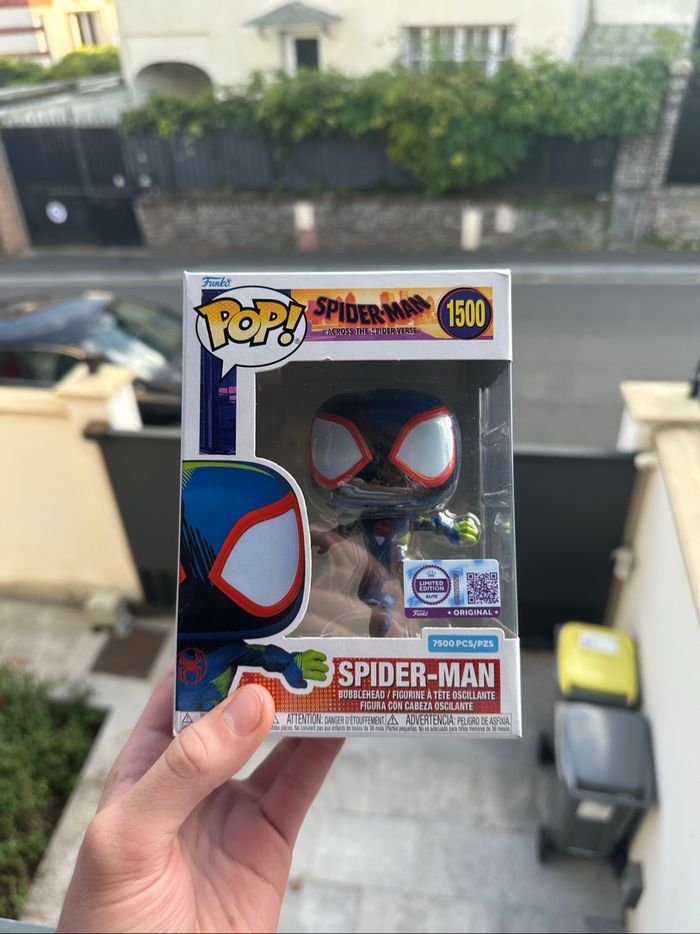 Lot de 2 Pop Spider Gwen Deco #1499 & Spider Man #1500 Deco édition limitée 7500 - photo numéro 2