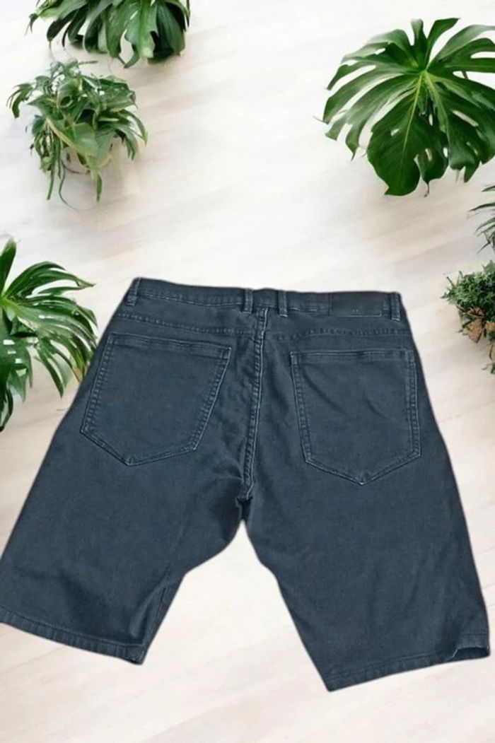 Short en jean homme Zara noir taille 36 - photo numéro 2
