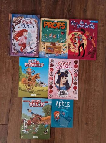 Lot de  7  bandes dessinées  découverte  fille