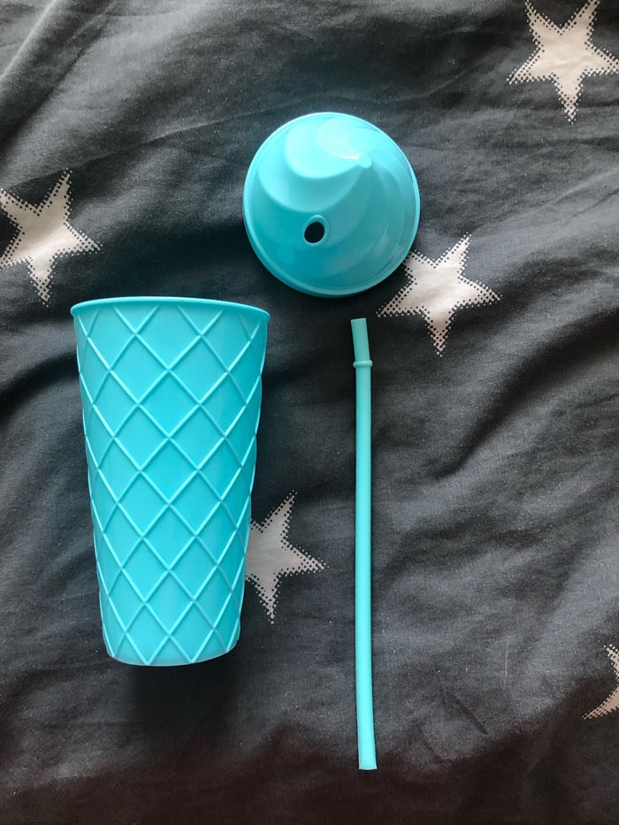 Jolie gobelet neuf - photo numéro 3