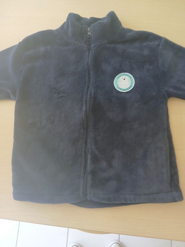 Gilet doux fille a fermeture+2 poches taille 8 ans   d hiver couleur marine - photo numéro 5