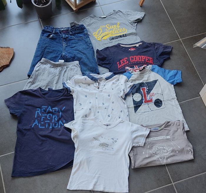 Lot 9 vêtements de 8 ans