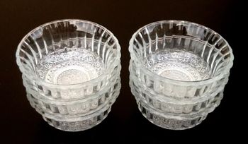 6 coupelles anciennes à dessert décor géométrique sur fond d' arabesques