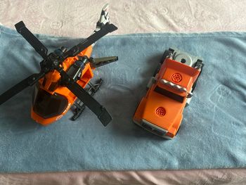 Jouets hélicoptère camion