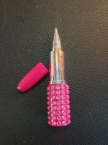 Dtylo rouge à lèvres rose fushia