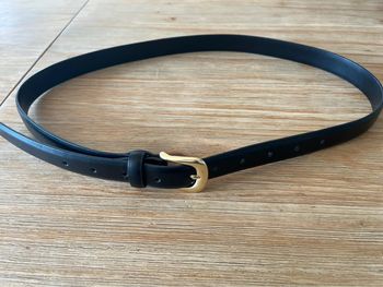 🖤 Ceinture noire fine – boucle classique – bon état 🖤
