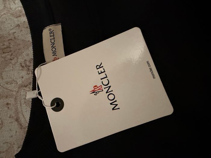 Pull Moncler taille L - photo numéro 3