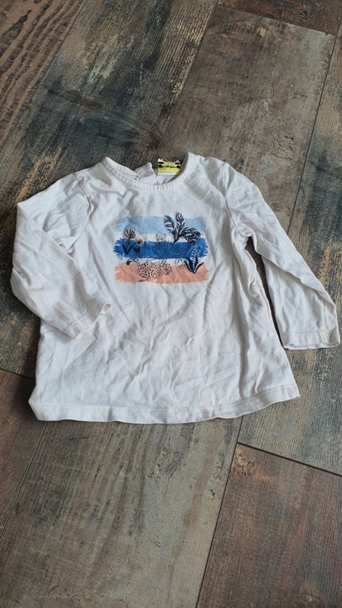 T-shirt tao 18 mois en très bon état