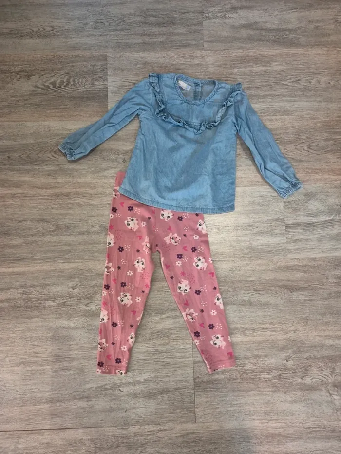 Chemise en jean et legging rose à chats
