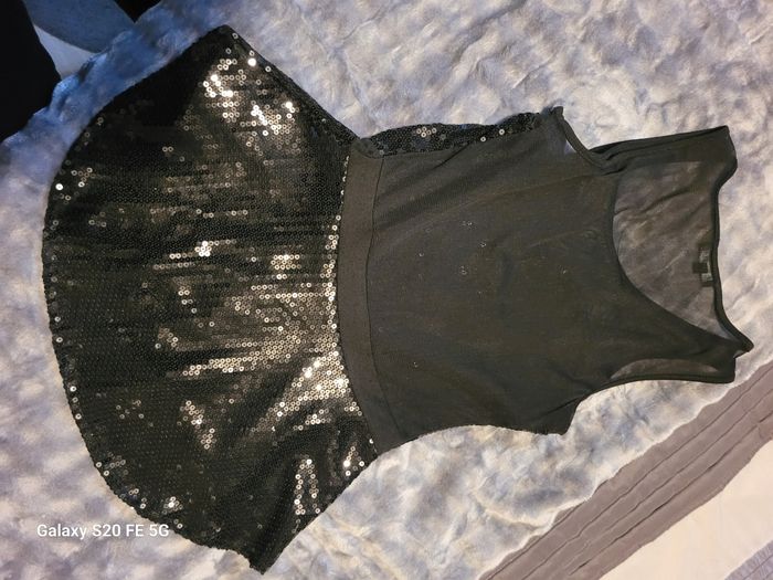 Vend vêtement pour soirée de fête. - photo numéro 2